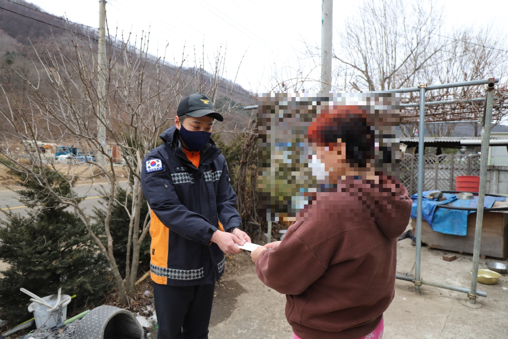 불우이웃돕기 성금 전달.jpg