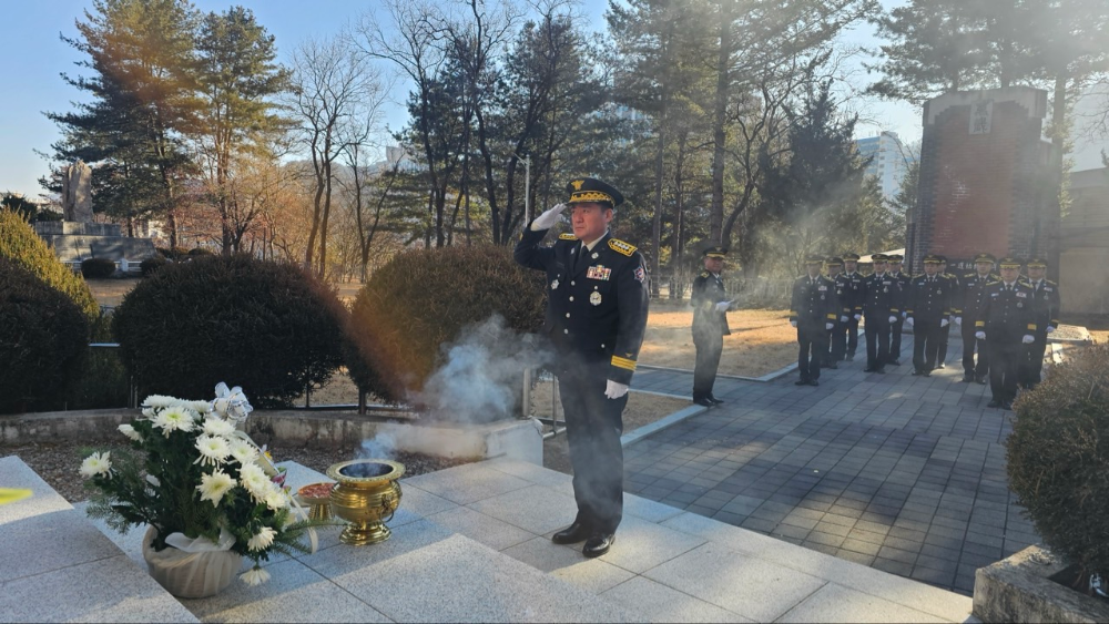 2026년 홍천소방서 충혼탑 참배 2.jpg