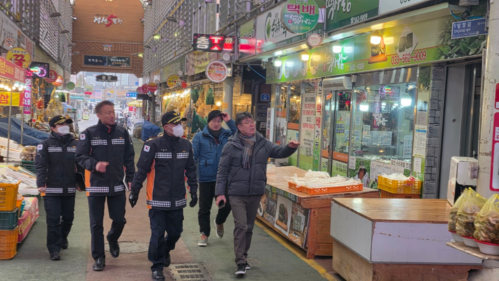 2026-02-05. 정선소방서, 설 명절 대비 서장 전통시장 현장 방문 2.jpeg