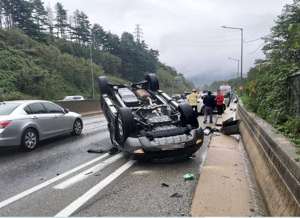 강릉시 구정면 제비리 동해고속도로 교통사고.JPG