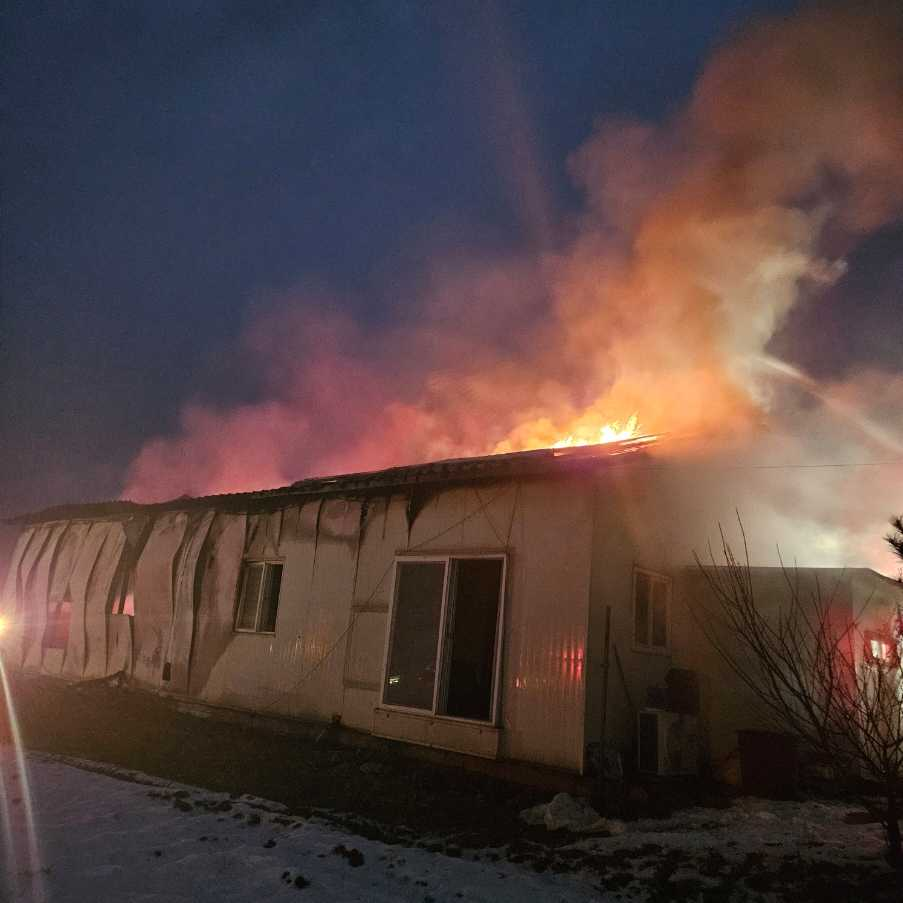 0649 철원 서면 와수마을회관 인근 화재 소방활동 사진.jpg