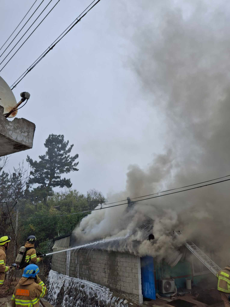 0944 삼척 원덕읍 주택화재-3.jpg