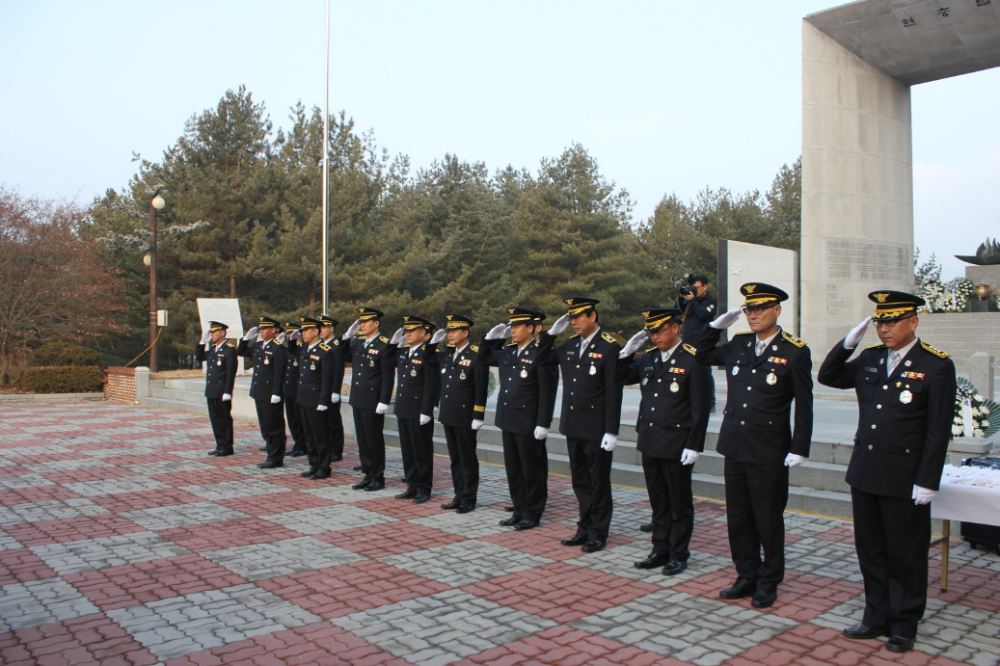 1크기변환_20160104충혼탑참배.JPG