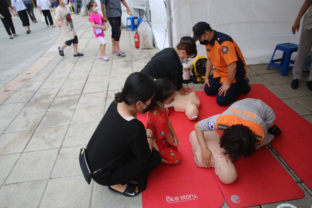 관련사진2(태백소방서, 한강 낙동강 발원지 축제 소방안전 체험장운영).JPG