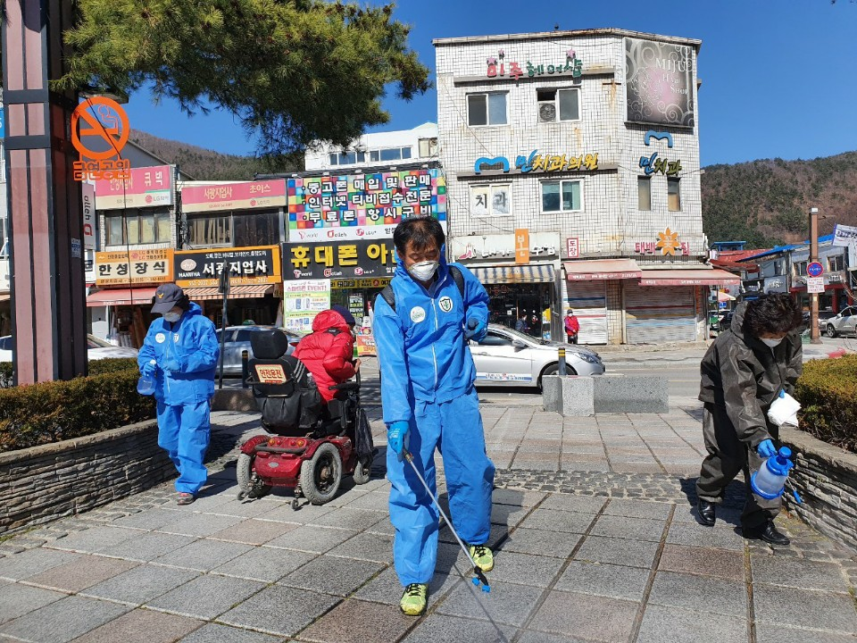 [보도자료-태백소방서] 2020.3.19. 코로나19 NO 태백소방서 의용소방대 코로나19 방역활동에 구슬땀1.jpg