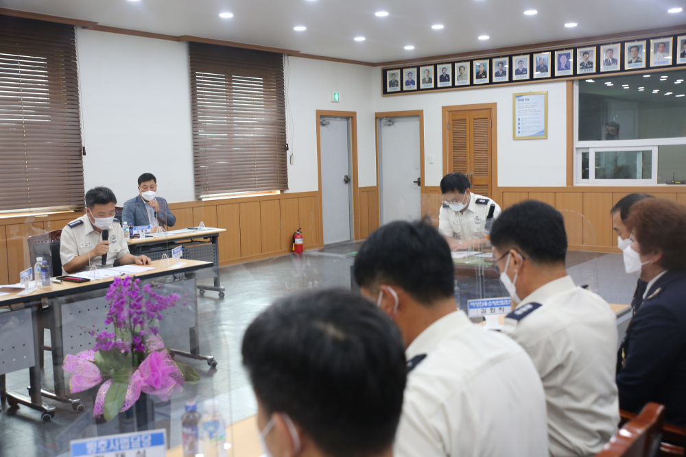 [보도자료-태백소방서] 2021.8.18. 윤상기 강원소방본부장, 태백소방서 격려 방문.JPG