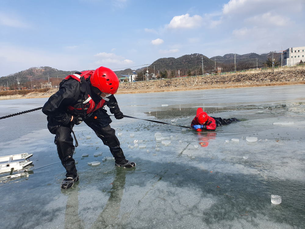 해빙기수난구조훈련1.JPG