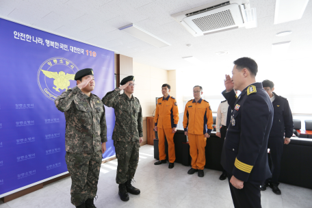 의무소방원 이지석, 손현국 전역식