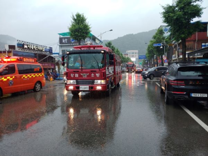 화천소방서, 소방차 길 터주기 훈련 실시