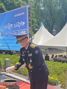 인제소방서장, 현충일 맞아 충혼탑 참배…순국선열 희생정신 기려