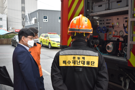 최복수 행정부지사 환동해특수재난대응단 방문, 산불대응 점검 및 직원 격려